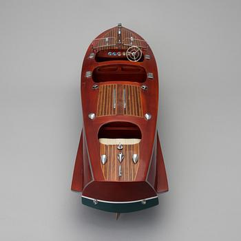Model boat "Chris Craft triple cockpit", 21st century.