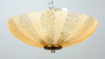 TAKLAMPA, glas. Orrefors. 1900-talets andra hälft. Diam 48, h ca 25.