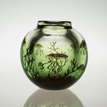 An Edward Hald 'fiskgraal' glass vase, Orrefors 1939.