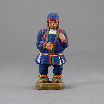 FIGUR, skuret trä, Torborg Lindberg-Karlsson, monogramsignerad TL.