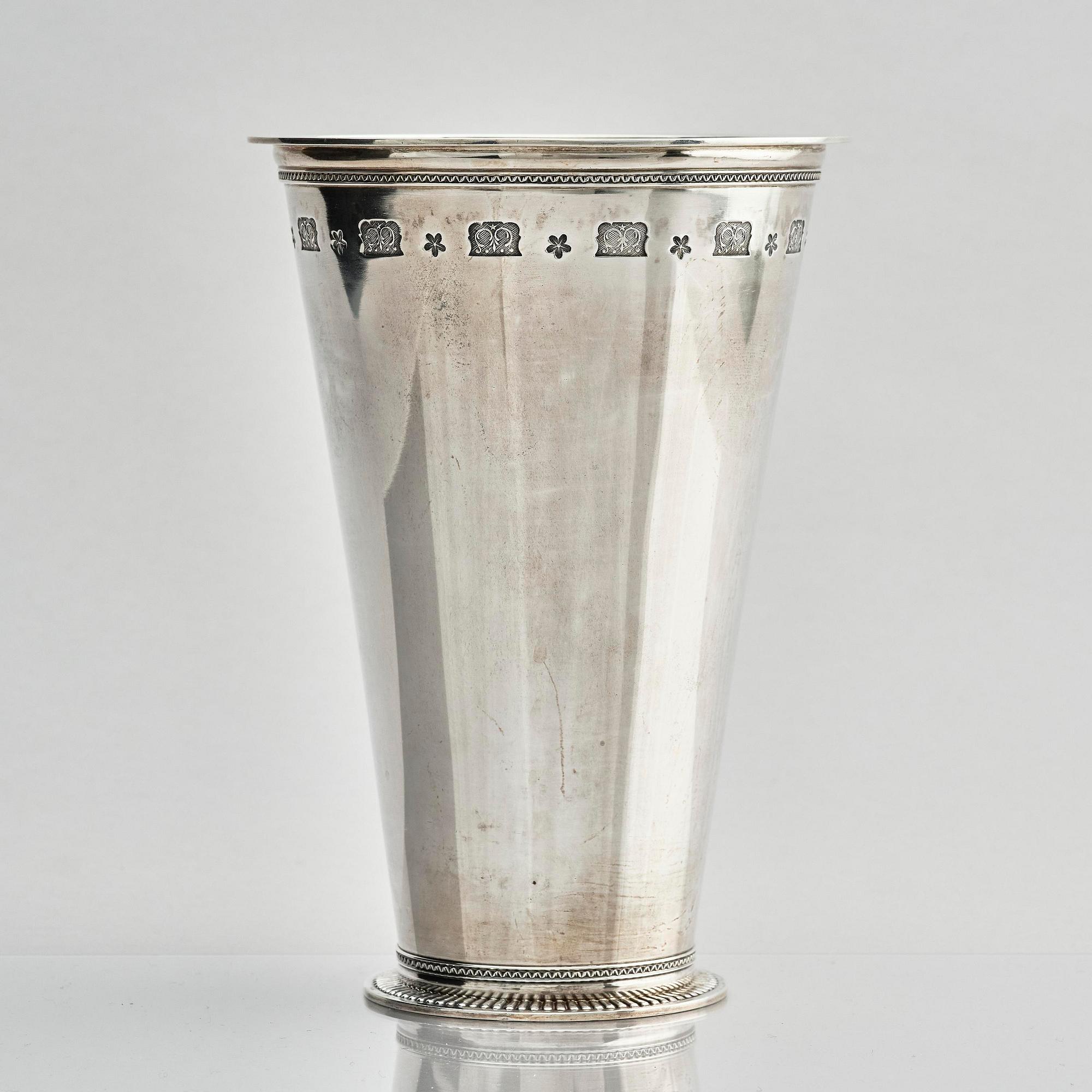 Wiwen Nilsson, bägare, delvis förgyllt sterling silver, "Bysantinska modellen", Lund 1941.