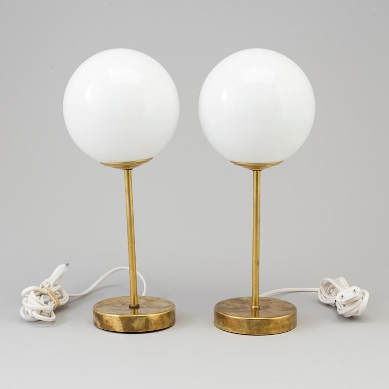 A pair of mid 20th Century table lights.