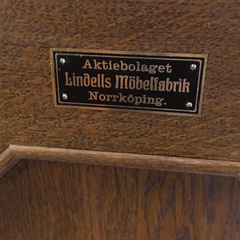 SERVERINGSSKÅP, Aktiebolaget Lindells Möbelfabrik, Norrköping, 1900-talets början.