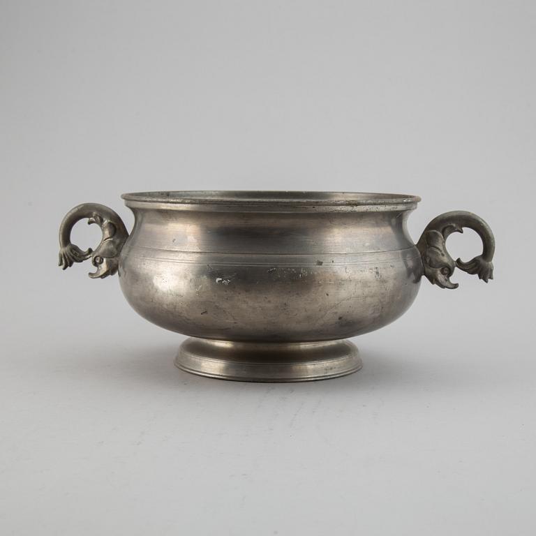 A pewter bowl, Firma Svenskt Tenn.