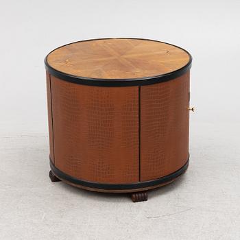 Bar cabinet/table. First half of the 20th century.