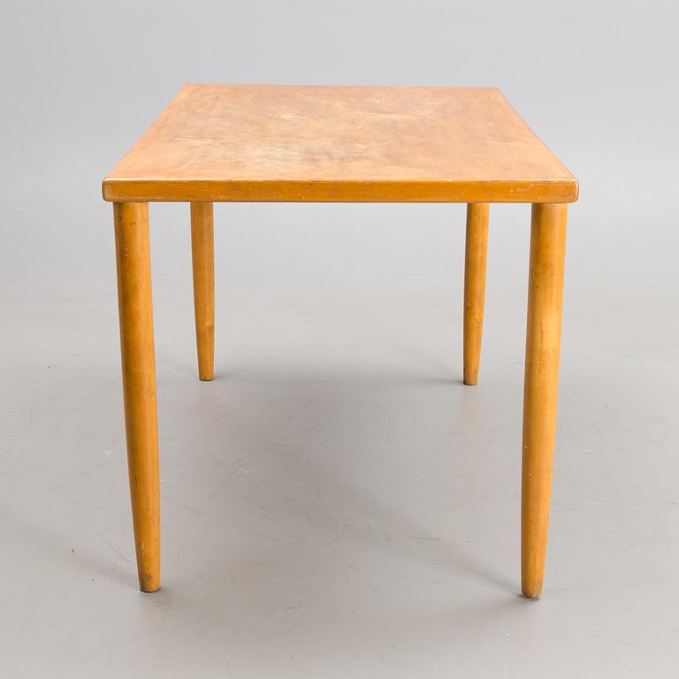 ILMARI TAPIOVAARA, PÖYTÄ, Domus. Keravan Puuteollisuus 1940-luvun loppu.