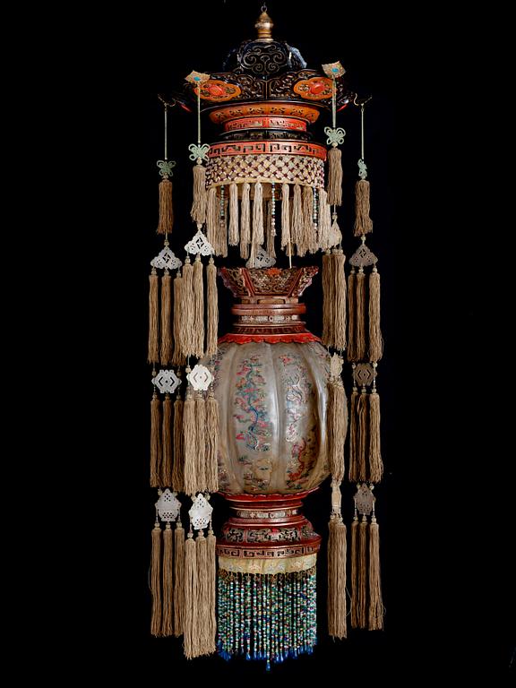 A rare Chinese horn and lacquer lantern, Qing dynasty, presumably late 18th or early 19th Century.
