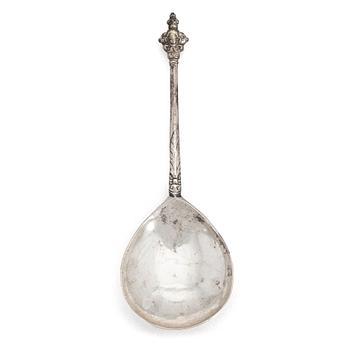 224. A Swedish 17th Century silver spoon, mark possibly of David Richter the elder (Stockholm 1630-1677 (-78)).