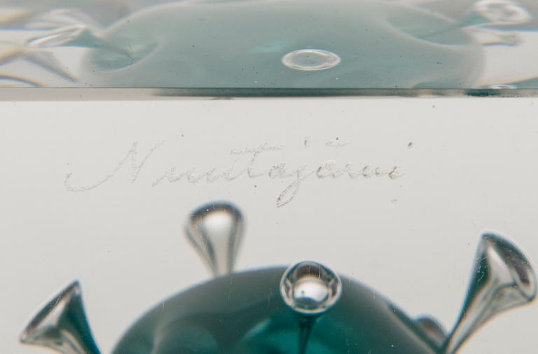 OIVA TOIKKA, AN ANNUAL CUBE, glass, signed Oiva Toikka Nuutajärvi marked 117.