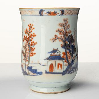 Tallrikar, nio stycken, kompaniporslin. Qingdynastin, Qianlong (1736-95).