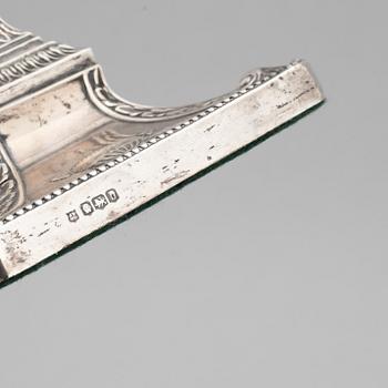 Ljusstakar, ett par, silver, Georg III-stil, James Deakin & Sons (1882-1932), Sheffield, England.