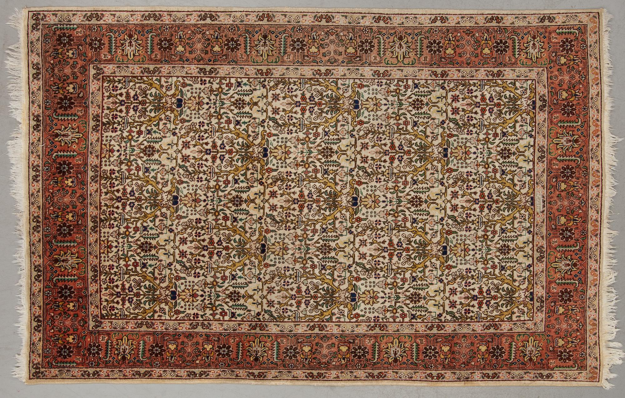 MATTA, semiantik, Täbris, ca 289 x 194 cm.