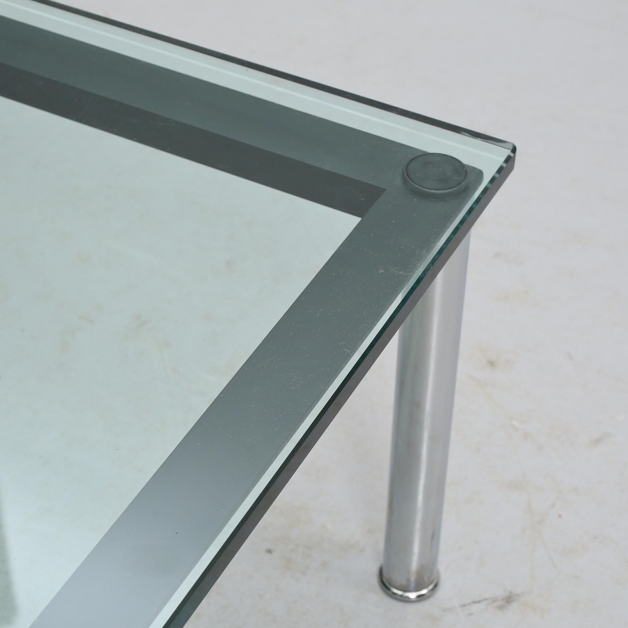 SOFFBORD, "LC 10", Le Corbusier, Cassina, Italien, modellen formgiven 1928.
