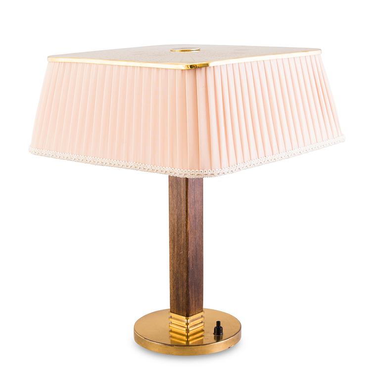 Paavo Tynell, A mid 20th century '5066' desk lamp for Taito Oy, Finland.