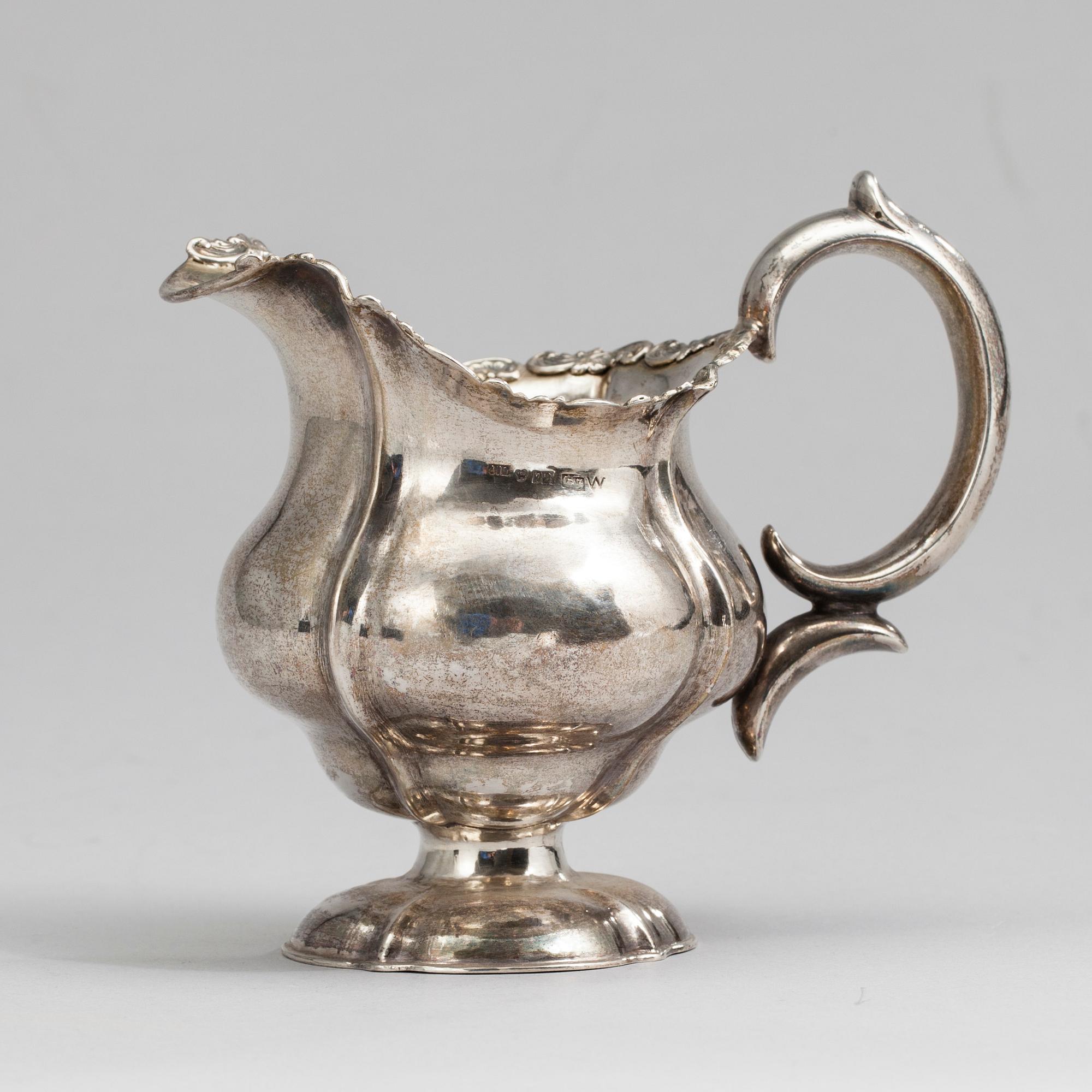 MAITOKANNU, hopeaa, Jonas Lampen, Viipuri 1864, paino 122 g.