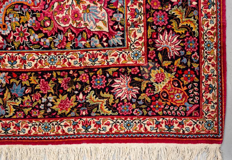 Matto, semi-antique Mashad, ca 224 x 141,5 cm.