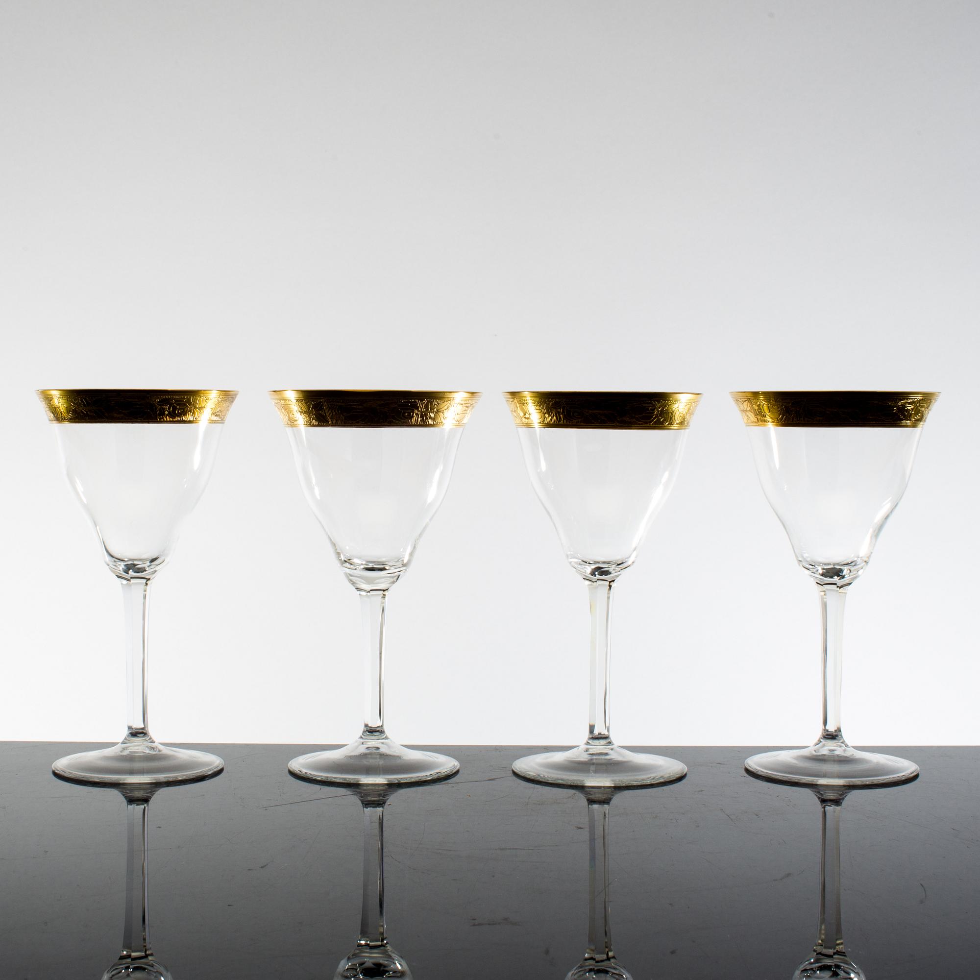 A lot of 18 wine glasses early 20th century.