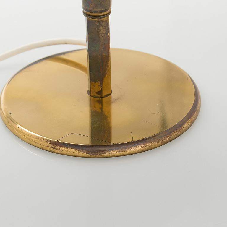 Paavo Tynell, pöytävalaisinpari, malli 5061, Idman 1900-luvun puoliväli.