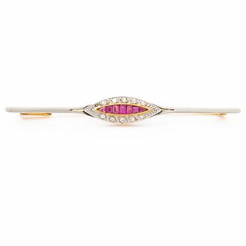 Brooch, 18K gold set with rose-cut diamonds and rubies.