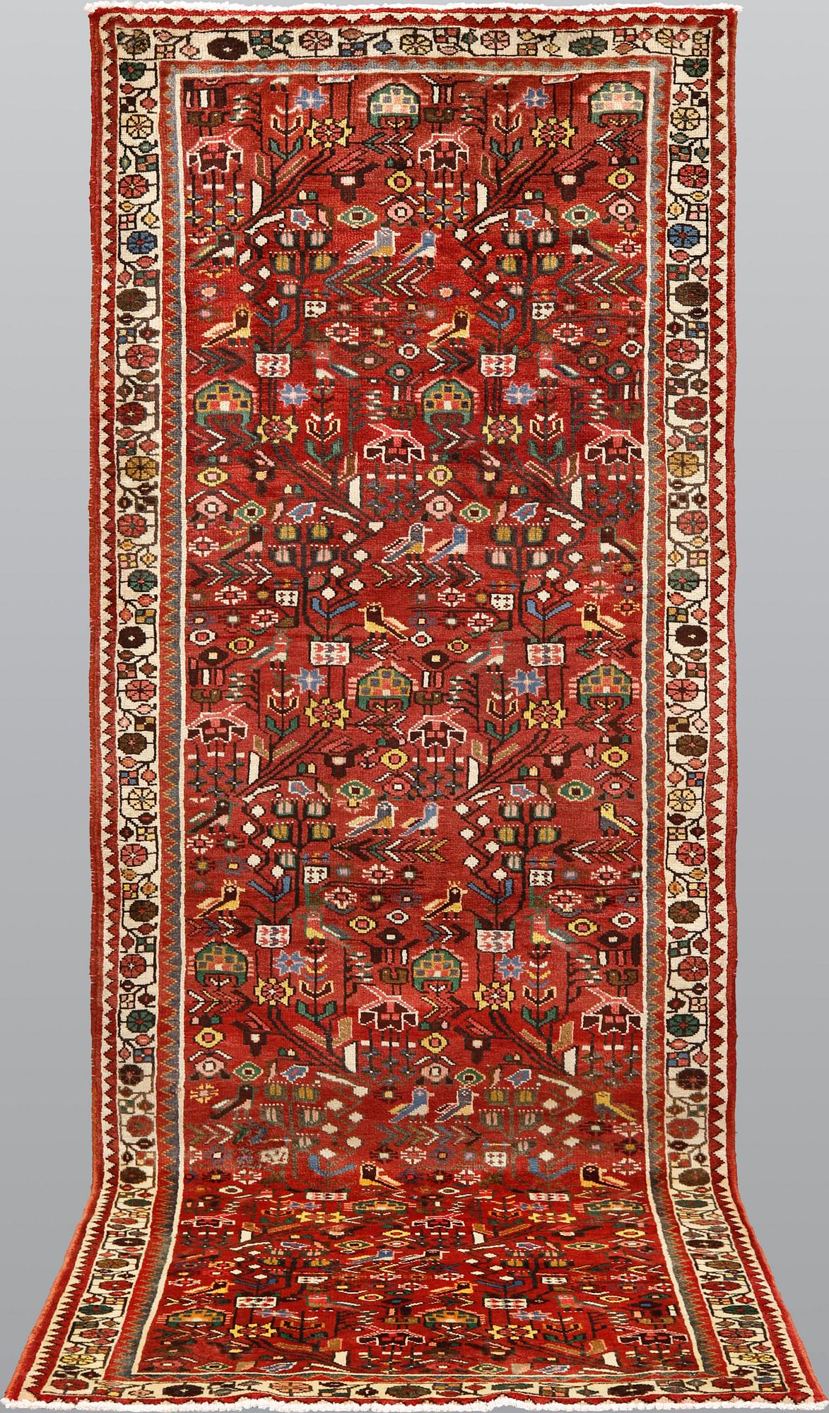 A Hamadan runner, approx. 300 x 110 cm.