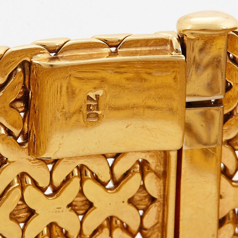 An 18K gold Tännler bracelet.