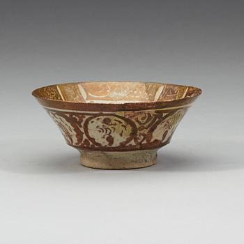 SKÅL. Lergods med lysterdekor. "Kashan style", Iran 1200-tal. Diameter 14,8-15 cm.