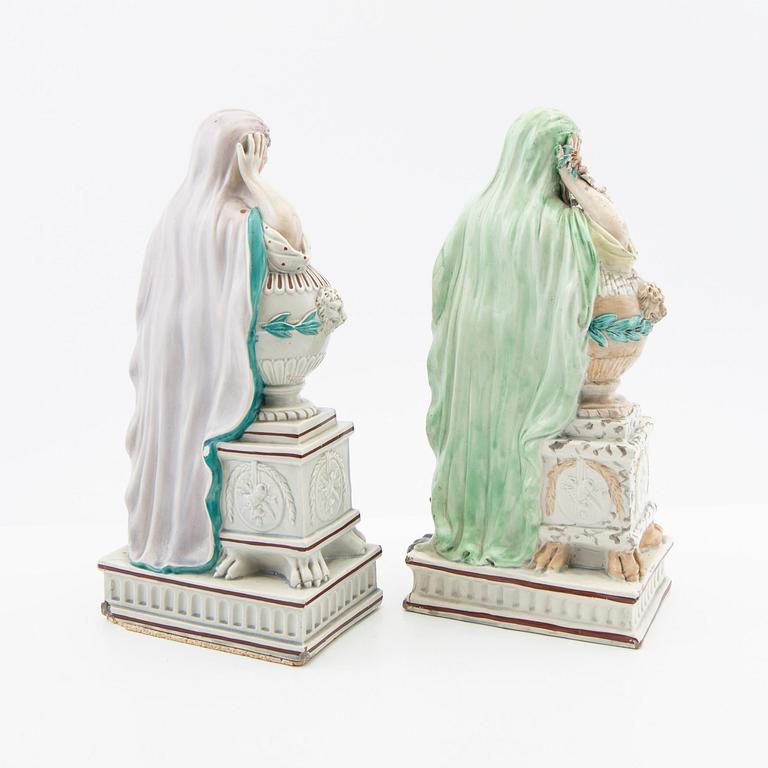 Figuriner, 2 st., "Andromarche before Hector's Ashes", Leeds, 1800-tal.