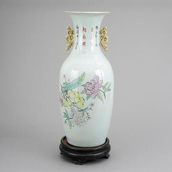 GOLVVAS, porslin, Kina, 1900-tal.