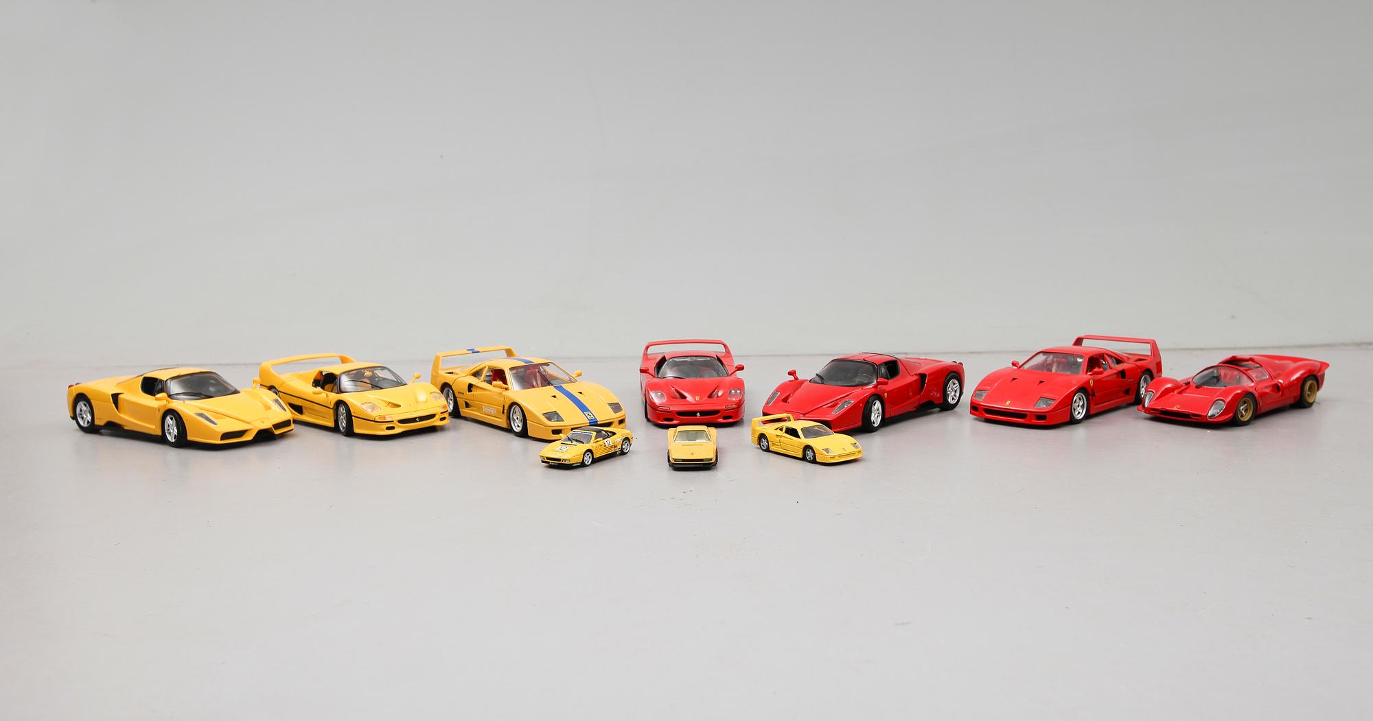 MODELLBILAR, 10 st, Ferrari, 1900-talets senare del.