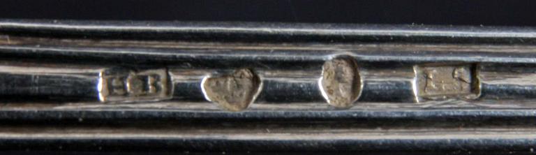 TESILAR OCH SÅSSLEV, 2+1. Silver, 1800-tal. "Engelsk snäck " o "Gammal fransk".