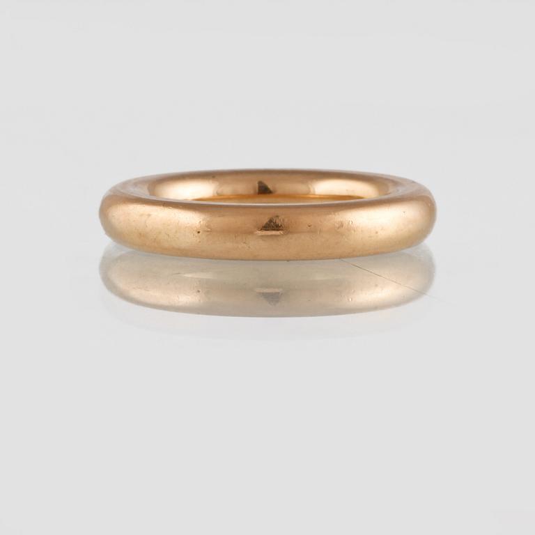 RING, 18K guld, MPC, Michael Persson Carling, Göteborg, 2008. Vikt 11,3 gram.