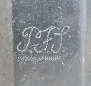 PRISMAFLASKA, tenn, troligen Erik Wikgren, Nyköping, 1815.