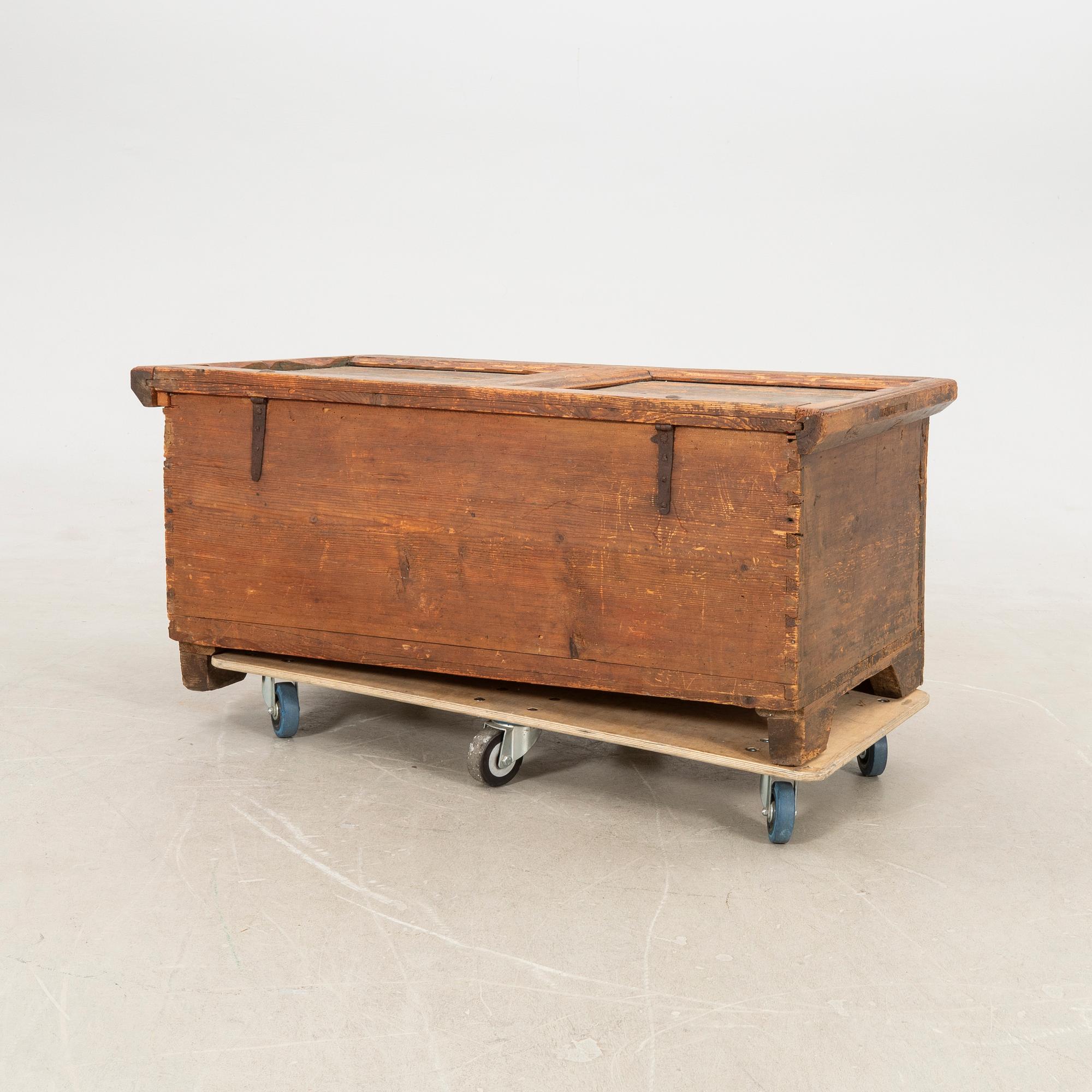 Kista Transylvanien daterad 1803.