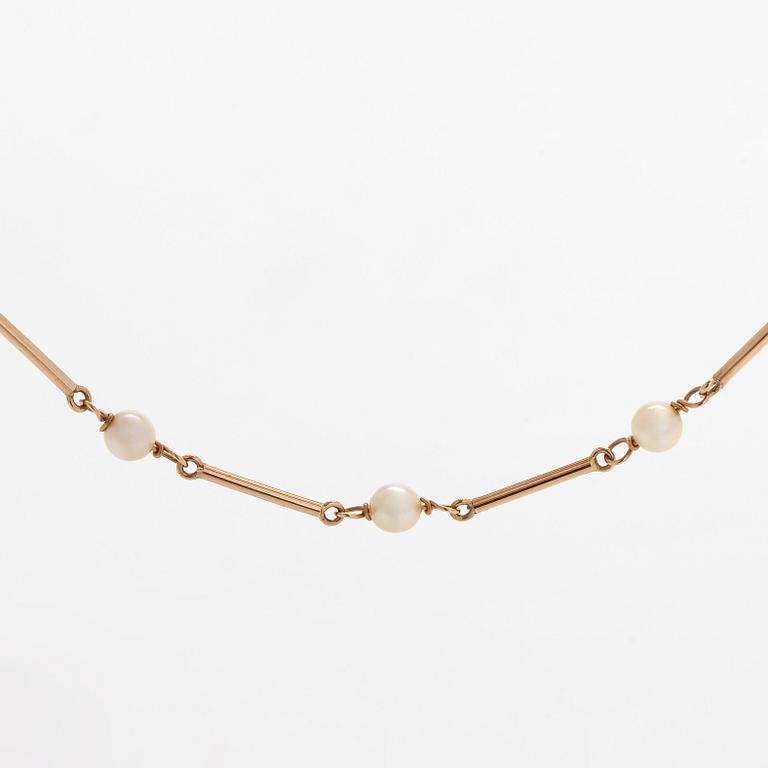 Necklace, cultured pearls, 14K gold.