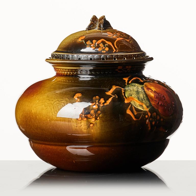 Rookwood pottery, a ceramic jar with cover, Cincinnati, USA 1888, model 326.