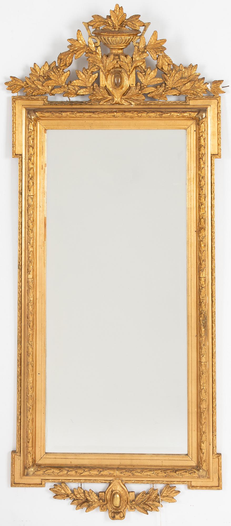 Spegel, gustaviansk stil, omkring 1900.