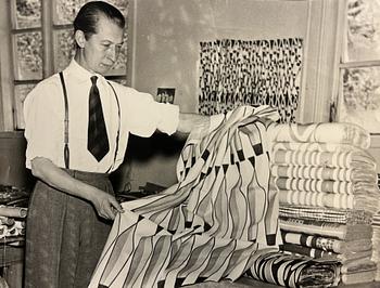 Michael Schilkin, skulptur, stengods, vilande kvinna, Arabia, Finland, 1940-tal.