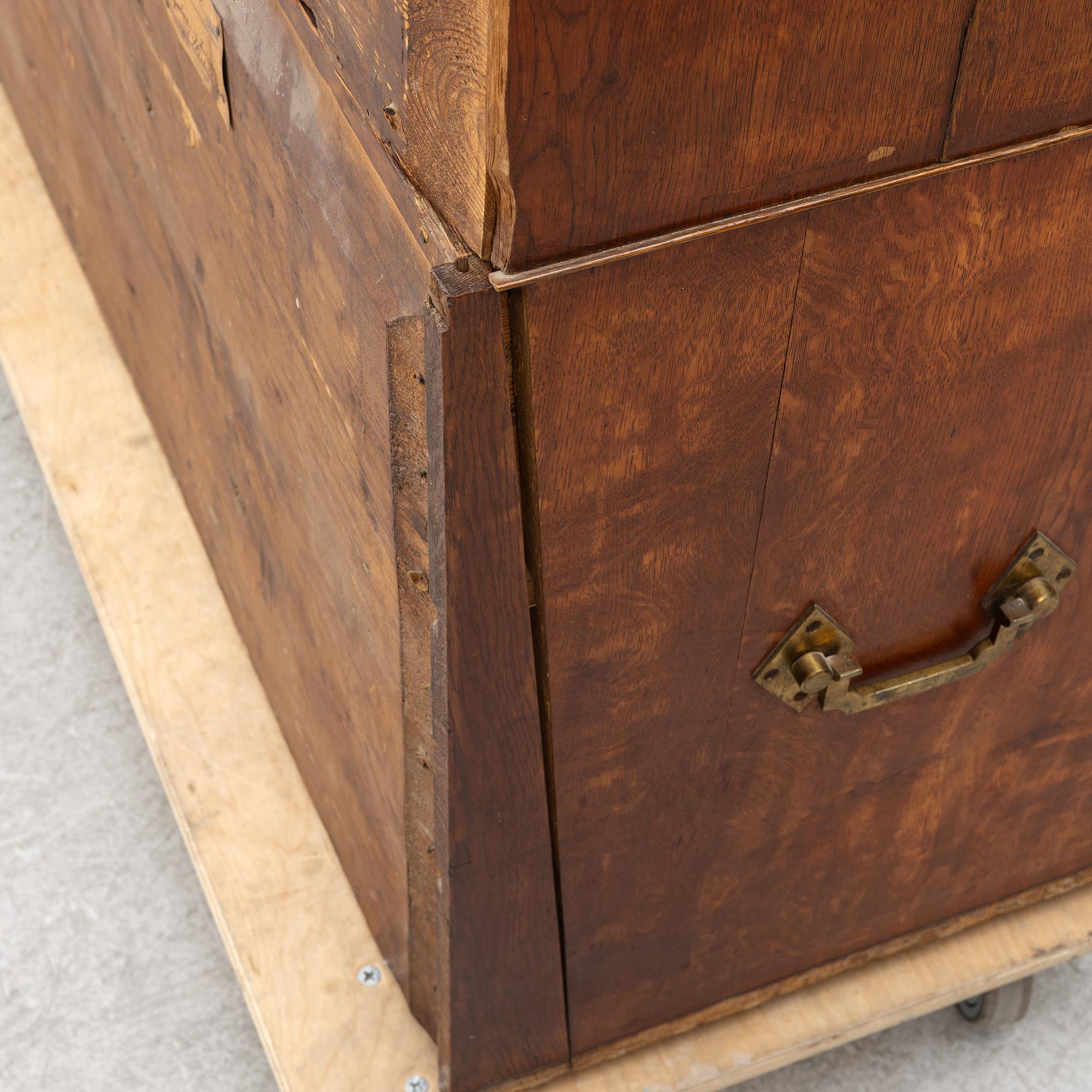 Chest of drawers, late Gustavian, circa 1800.