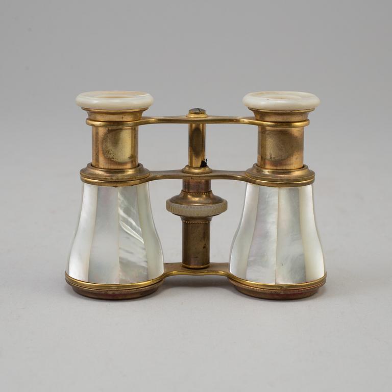 TEATERKIKARE, tidigt 1900-tal.