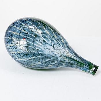 Oiva Toikka, a 'Martin Hanhi' glass bird, for the 80th jubilee of Finlands independence, Nuutajärvi, Iittala, Finland.