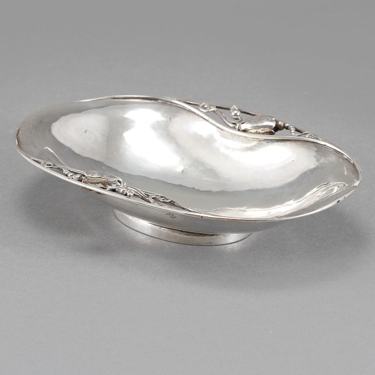 Georg Jensen, a 830/1000 'Blossom' silver bowl, Copenhagen 1918.