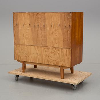 SKÅP / SIDEBOARD, furu, 1900-talets mitt.