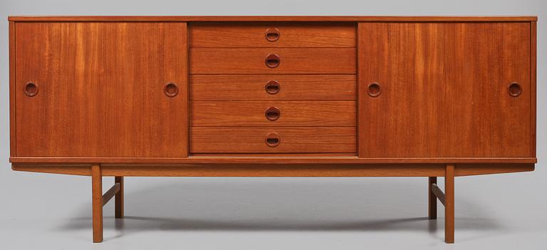 SIDEBOARD, omkring 1900-talets mitt.