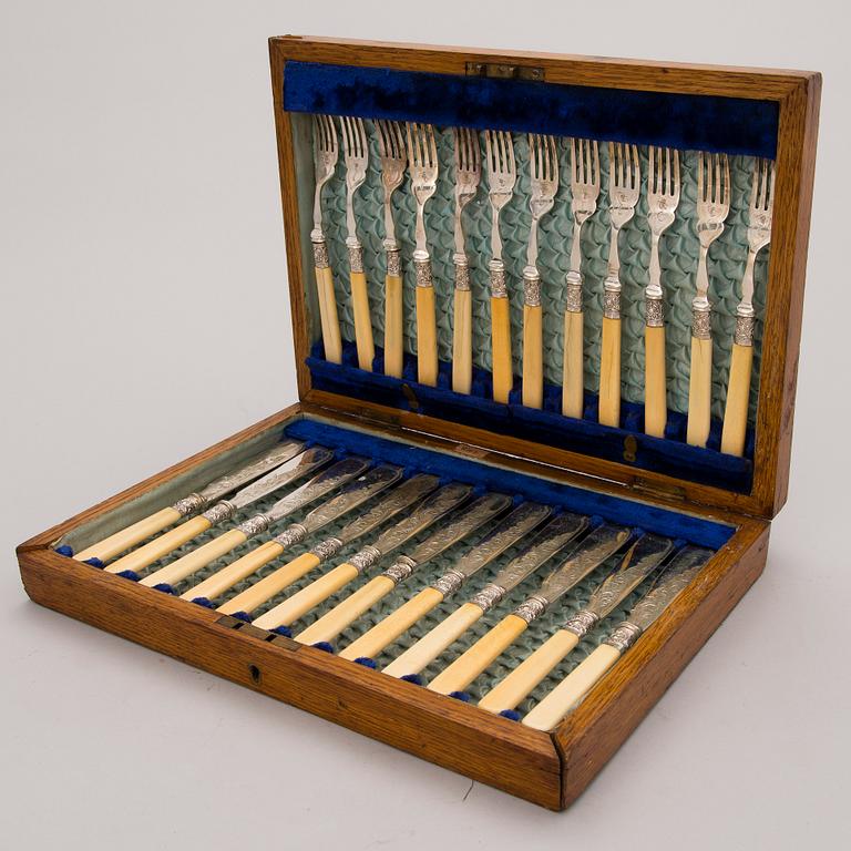 FISH FLATWEAR, 24 st, silver plated and bone, Sheffield, England, 1901.
