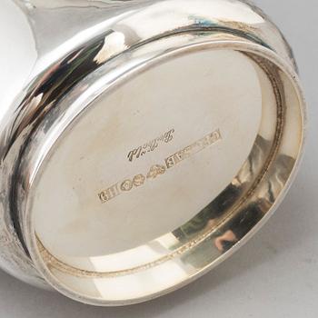 PER SKÖLD, kaffeservis, 
2 delar, silver, för Carlman Silversmide Aktiebolag, Stockholm, 1958.