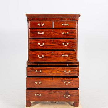 An English mahogany tallboy around 1800.