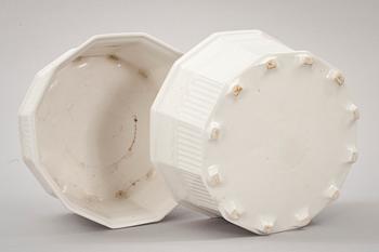 YTTERFODER, 2 st, "Waldemarsudde", Gustavsberg.