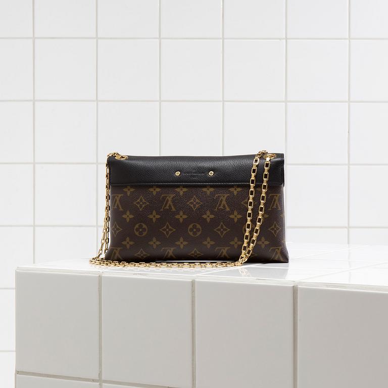 HANDBAG, "Pallas Chain", Louis Vuitton.