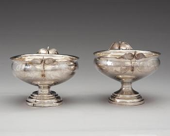 A pair of Swedish early 19th century silver bowls, marks of Lars Löfgren, Hudiksvall (1797-1853).