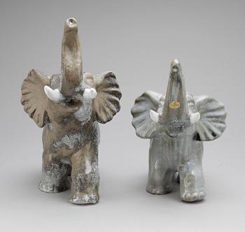 FIGURINER, 2 st lergods, Vicke Lindstrand, Upsala Ekeby, 1900-talets mitt..